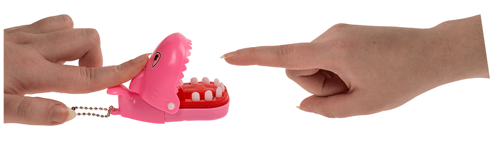 Metal keychain, Biting Shark,