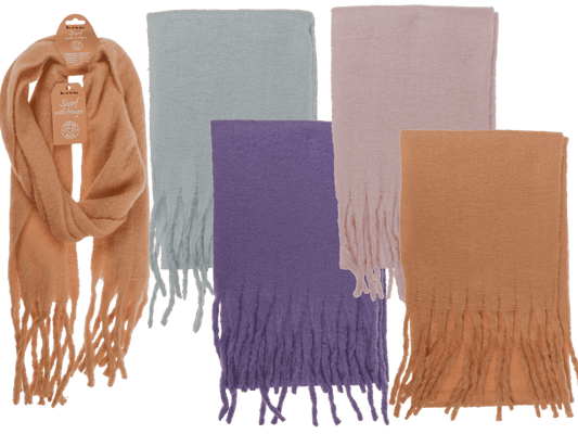 Fluffy scarf with frings,