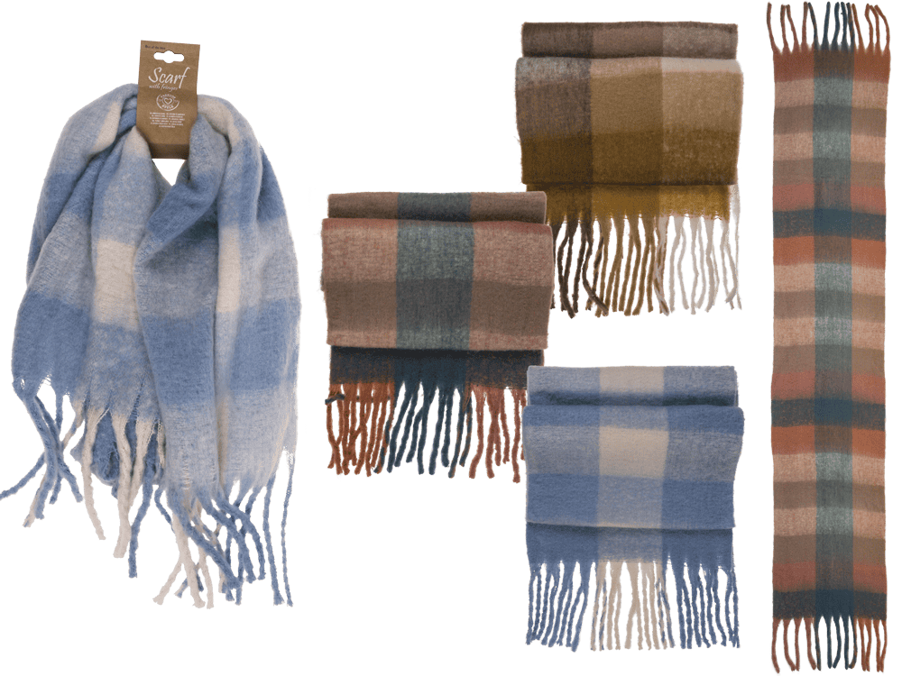 Checked fluffy scarf with tassels,