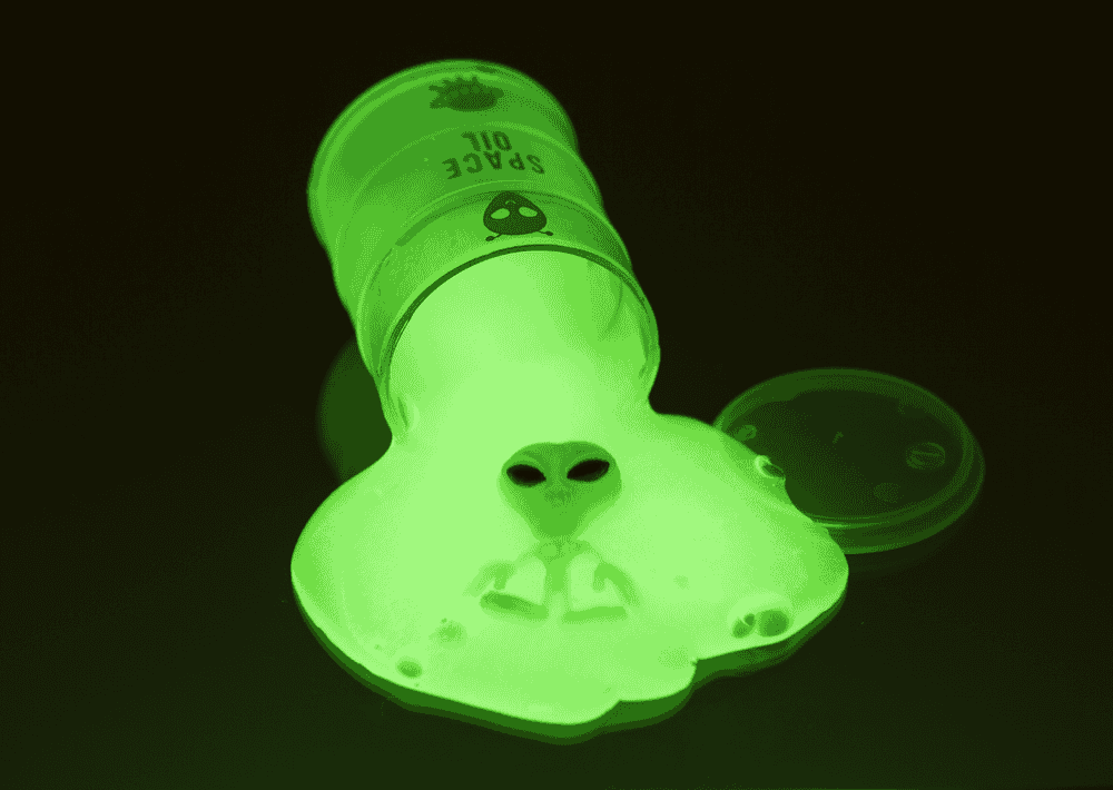 Alien slime with Alien figurine, Glow in the Dark,