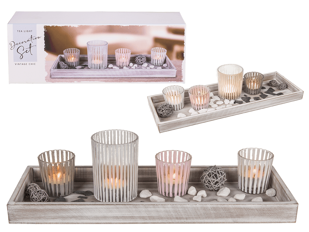 White/natural coloured wooden plate,