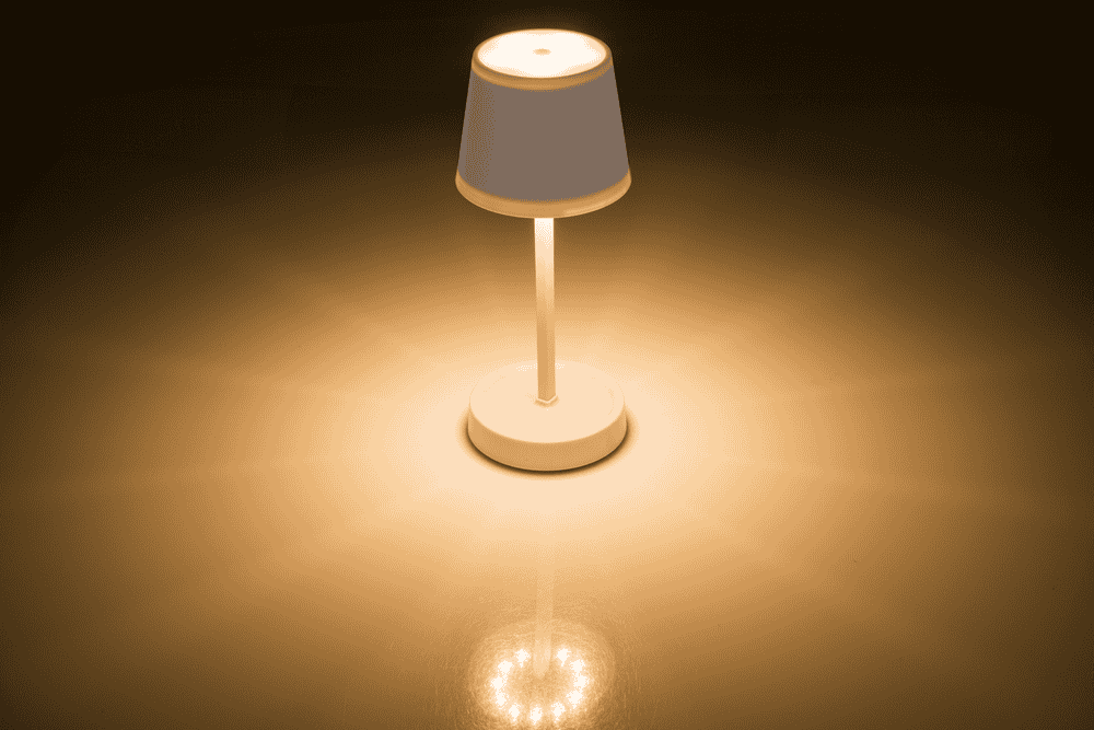 Rose colored table lamp with LED,