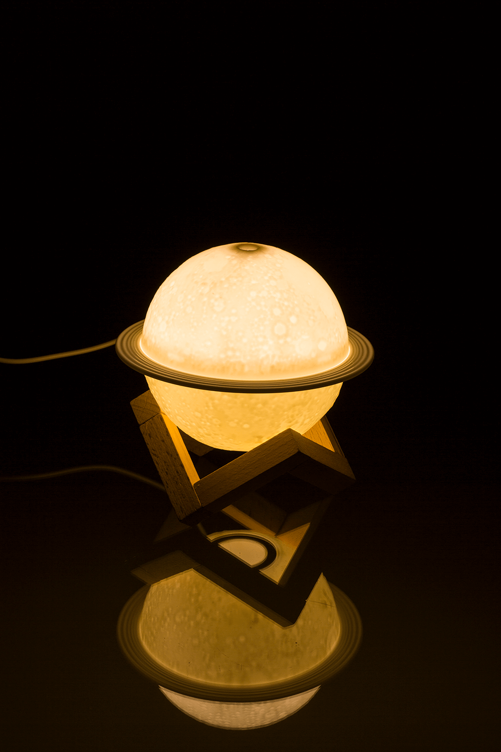 Humidifier/oil diffuser, planet,