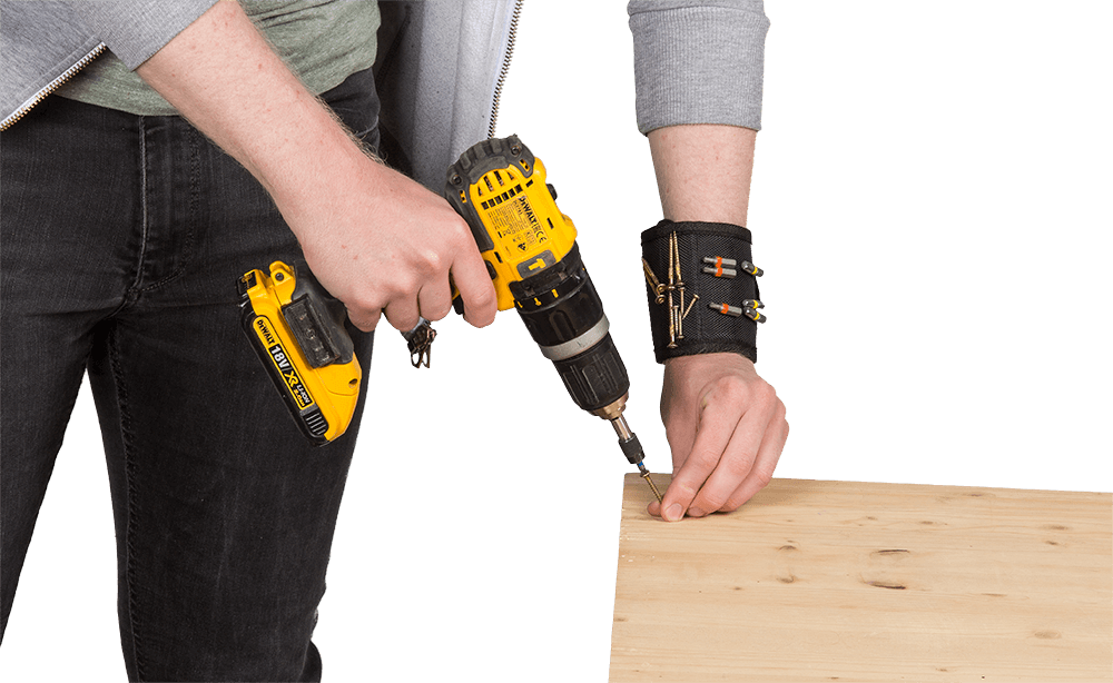 Magnetic bracelet for tools